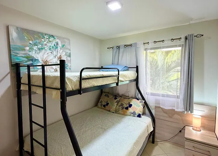Charming With A Rooftop, Across Сasa de vacaciones *